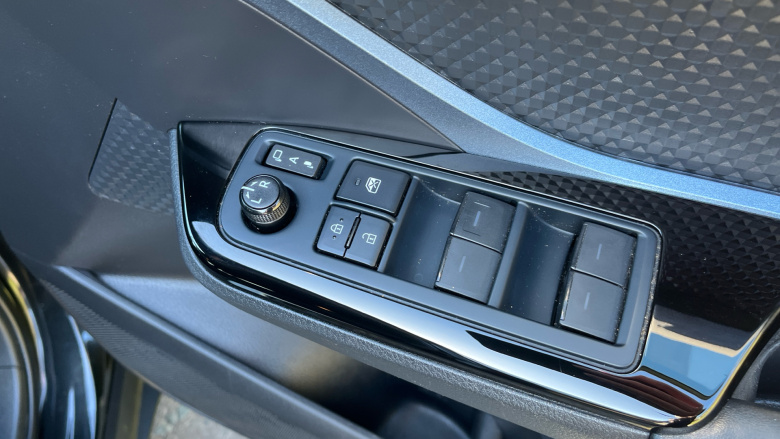 Toyota C-HR 1.8 Hybrid Design 5dr CVT Hybrid Hatchback